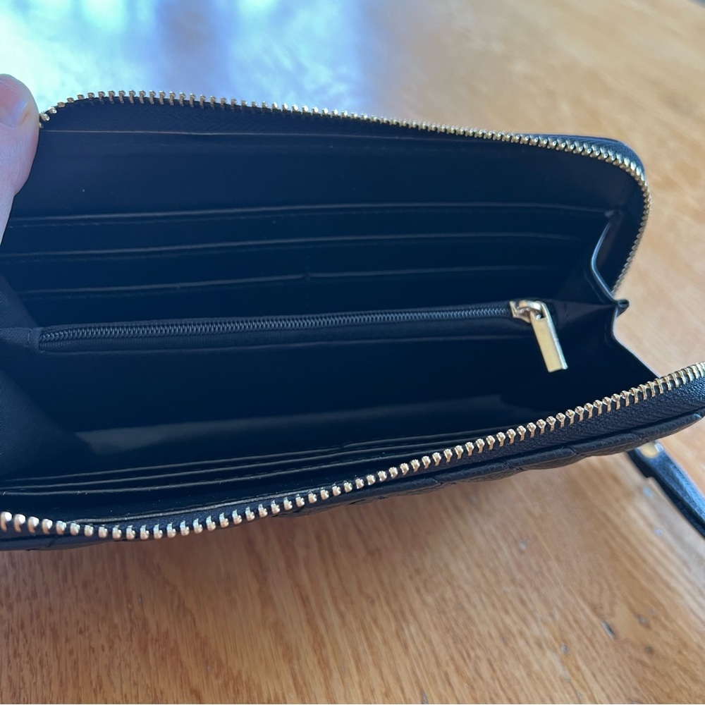 Black Chevron Wristlet Wallet - Picture 7 of 8